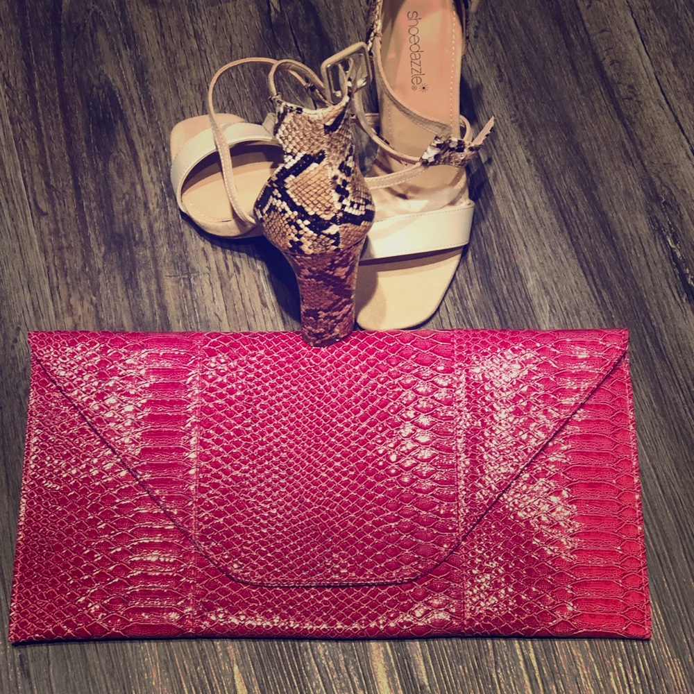 Pink Clutch - Picture 3 of 8